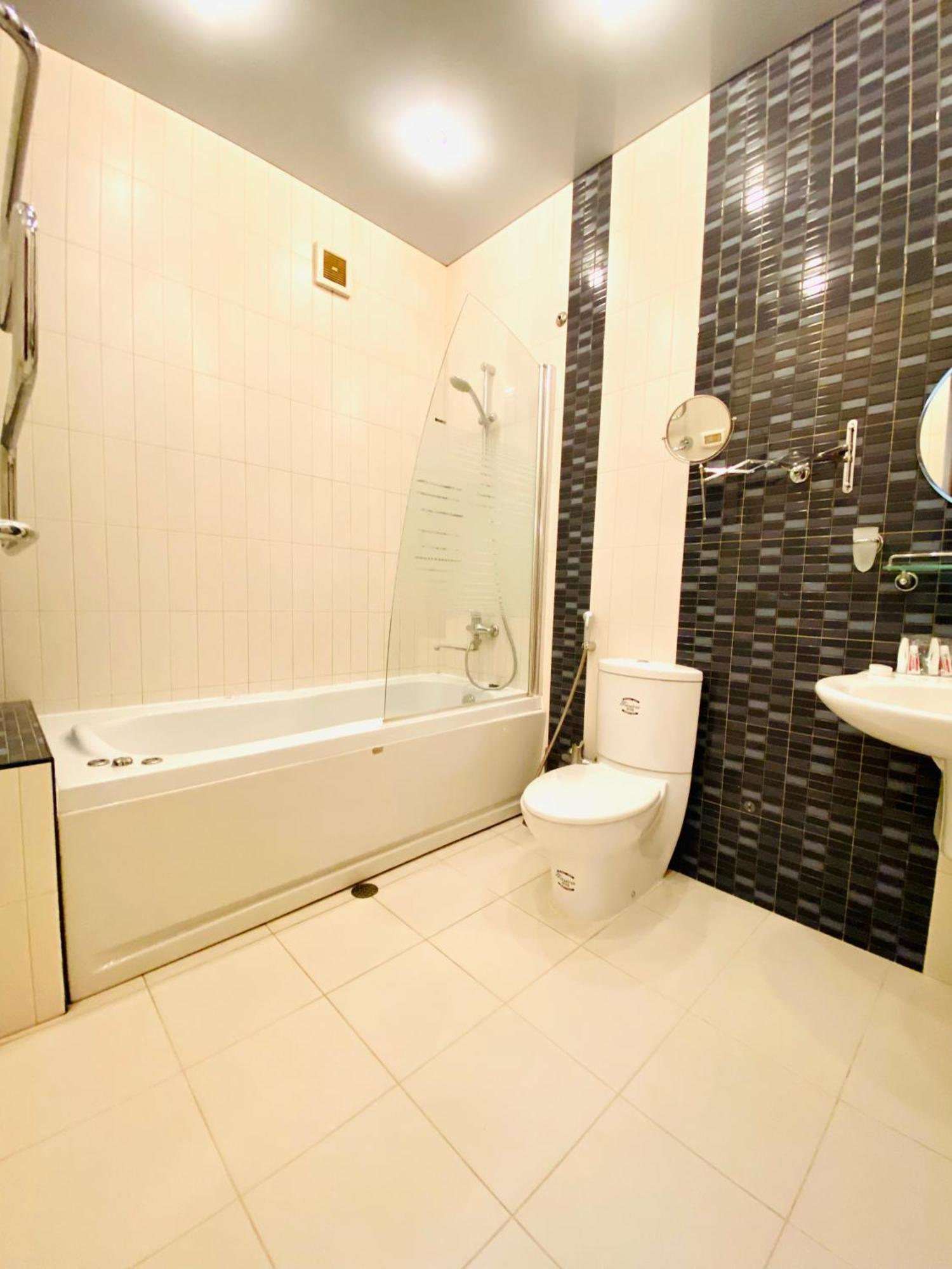 Four Seasons Apartment By Baku Housing Екстериор снимка