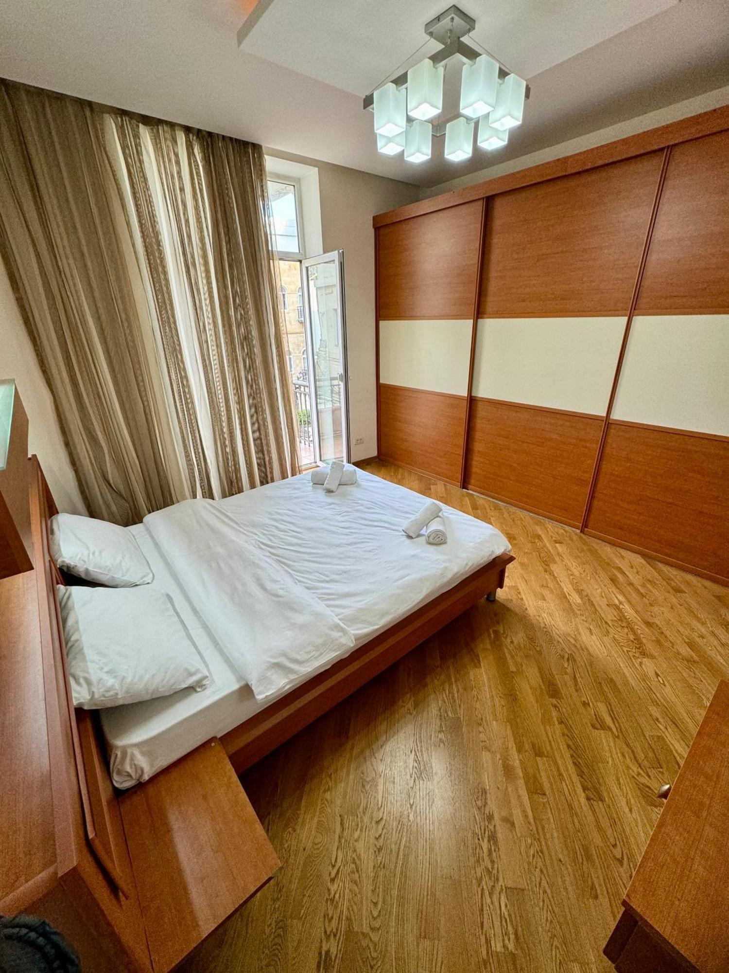 Four Seasons Apartment By Baku Housing Екстериор снимка